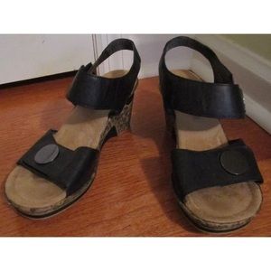Rieker Portofino Wedge Ankle Button EU 40 US 9-9.5
